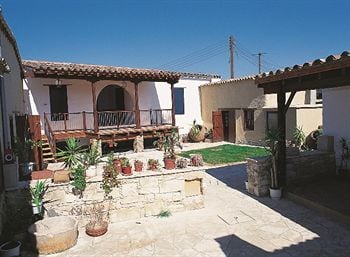 AVLI Traditional Holiday Houses
