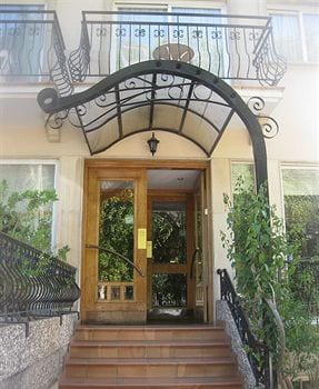 Chrielka Hotel Apartments